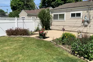5868 Fellrath St, Taylor, MI 48180 - Photo 9
