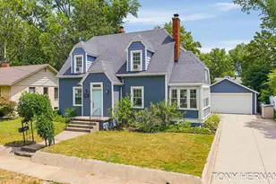 263 Cherry Ct, South Haven, MI 49090 - Photo 1
