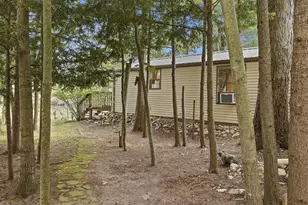 1046 Vallado Dr, Lake Isabella, MI 48893 - Photo 21