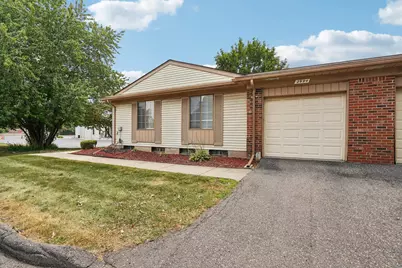 2994 Roundtree Drive, Troy, MI 48083 - Photo 3