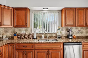 2994 Roundtree Dr, Troy, MI 48083 - Photo 13
