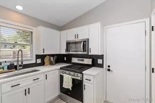 4143 Dennis Ct, Hudsonville, MI 49426 - Photo 7