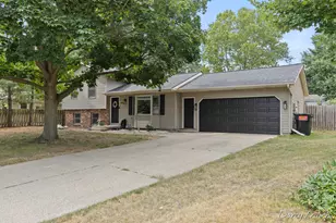 4143 Dennis Ct, Hudsonville, MI 49426 - Photo 3