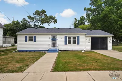 813 Barnes Street, Albion, MI 49224 - Photo 1