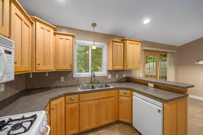 11108 Creekside Drive, Allendale, MI 49401 - Photo 7