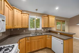11108 Creekside Dr, Allendale, MI 49401 - Photo 7
