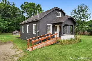 9335 SW Greenville Rd, Greenville, MI 48838 - Photo 3