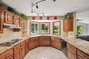 709 Snowmass Dr, Rochester Hills, MI 48309 - Photo 13
