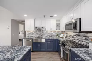 118 Campau Cir NW, Grand Rapids, MI 49503 - Photo 17