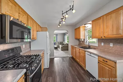 9088 Summit Avenue NE, Rockford, MI 49341 - Photo 5