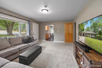 9088 Summit Avenue NE, Rockford, MI 49341 - Photo 3