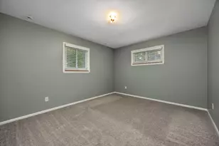 4790 Belzair Dr, Troy, MI 48085 - Photo 19