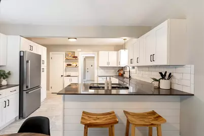 2630 Oakwood Avenue NE, Grand Rapids, MI 49505 - Photo 7