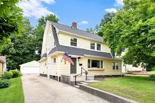 2630 Oakwood Ave NE, Grand Rapids, MI 49505 - Photo 31