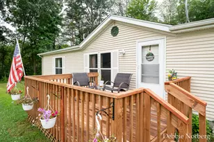 2122 Maple Ln, Hastings, MI 49058 - Photo 3