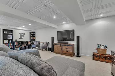 2069 Fountain Park, Keego Harbor, MI 48320 - Photo 35