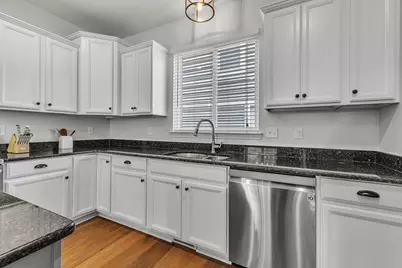 2069 Fountain Park, Keego Harbor, MI 48320 - Photo 19