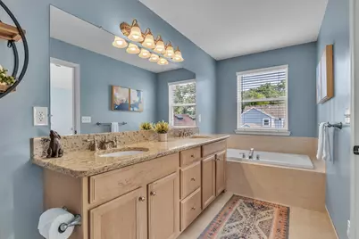 2069 Fountain Park, Keego Harbor, MI 48320 - Photo 25