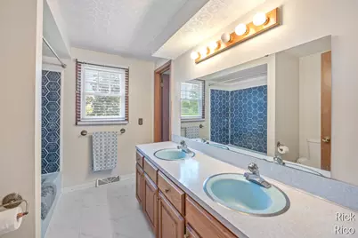 5434 Edgelawn Drive SE, Kentwood, MI 49508 - Photo 13