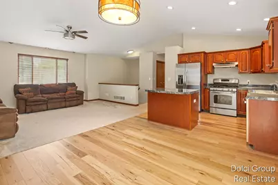 303 Regent Street SE, Grand Rapids, MI 49548 - Photo 5
