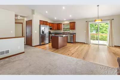 303 Regent Street SE, Grand Rapids, MI 49548 - Photo 3