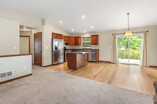 303 Regent St SE, Grand Rapids, MI 49548 - Photo 3