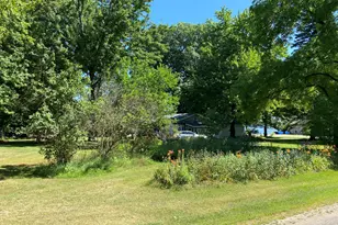 226 Dons Dr, Coldwater, MI 49036 - Photo 3