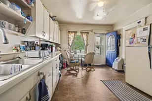 302 N Van Buren St, Paw Paw, MI 49079 - Photo 7
