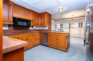 3903 Oakhills Dr, Bloomfield Hills, MI 48301 - Photo 11