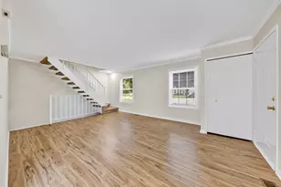 23406 N Rockledge, Novi, MI 48375 - Photo 3