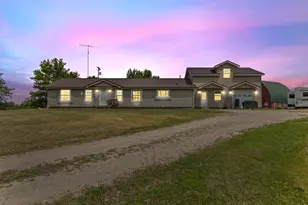 1548 N Loomis Rd, Mount Pleasant, MI 48858 - Photo 1