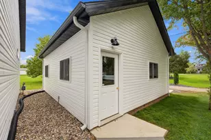 407 Sherwood Ave, Three Oaks, MI 49128 - Photo 33