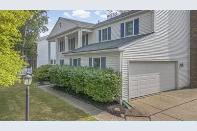 36233 Fredericksburg Road, Farmington, MI 48331 - Photo 5