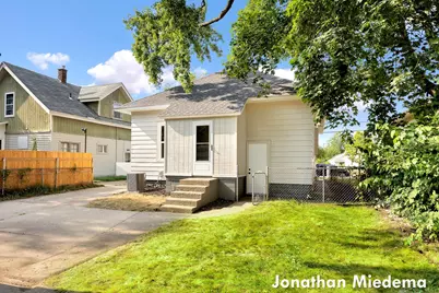 816 Richmond Street NW, Grand Rapids, MI 49504 - Photo 37