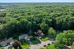 2161 Wild Cherry Ln, Kalamazoo, MI 49009 - Photo 3