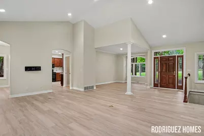 4639 Plateau View Drive NE, Grand Rapids, MI 49525 - Photo 3