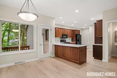 4639 Plateau View Drive NE, Grand Rapids, MI 49525 - Photo 9