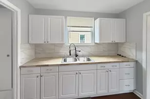 11684 Prest St, Detroit, MI 48227 - Photo 9