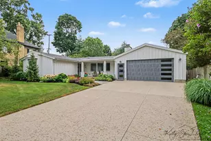 818 Iroquois Dr SE, Grand Rapids, MI 49506 - Photo 3