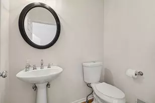 2225 Green Valley Ct, Ann Arbor, MI 48103 - Photo 11