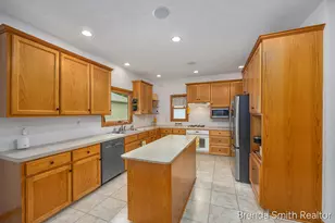 12189 White Pine Dr, Allendale, MI 49401 - Photo 17