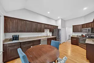 842 Northern Ridge Dr, Brighton, MI 48116 - Photo 9