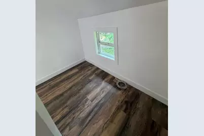 335 S Pleasant Street, Watervliet, MI 49098 - Photo 23