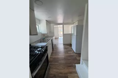 335 S Pleasant Street, Watervliet, MI 49098 - Photo 5