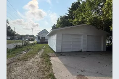 335 S Pleasant Street, Watervliet, MI 49098 - Photo 31
