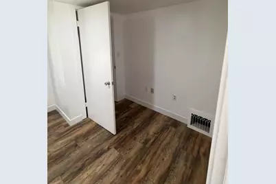 335 S Pleasant Street, Watervliet, MI 49098 - Photo 17