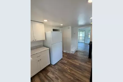 335 S Pleasant Street, Watervliet, MI 49098 - Photo 7