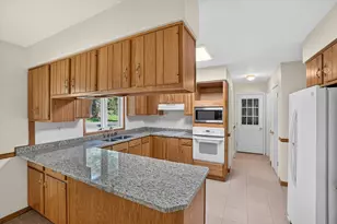 8047 Oak Hill Dr, Kalamazoo, MI 49009 - Photo 11