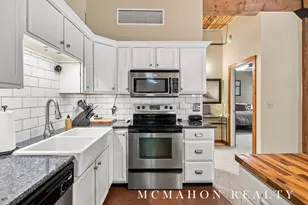 940 Monroe Ave NW, Grand Rapids, MI 49503 - Photo 3