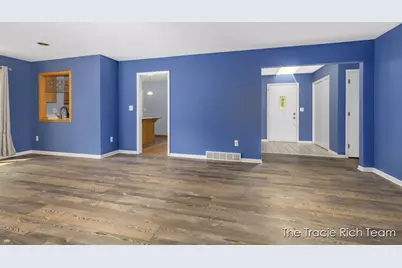 128 Collindale Avenue NW, Grand Rapids, MI 49504 - Photo 5